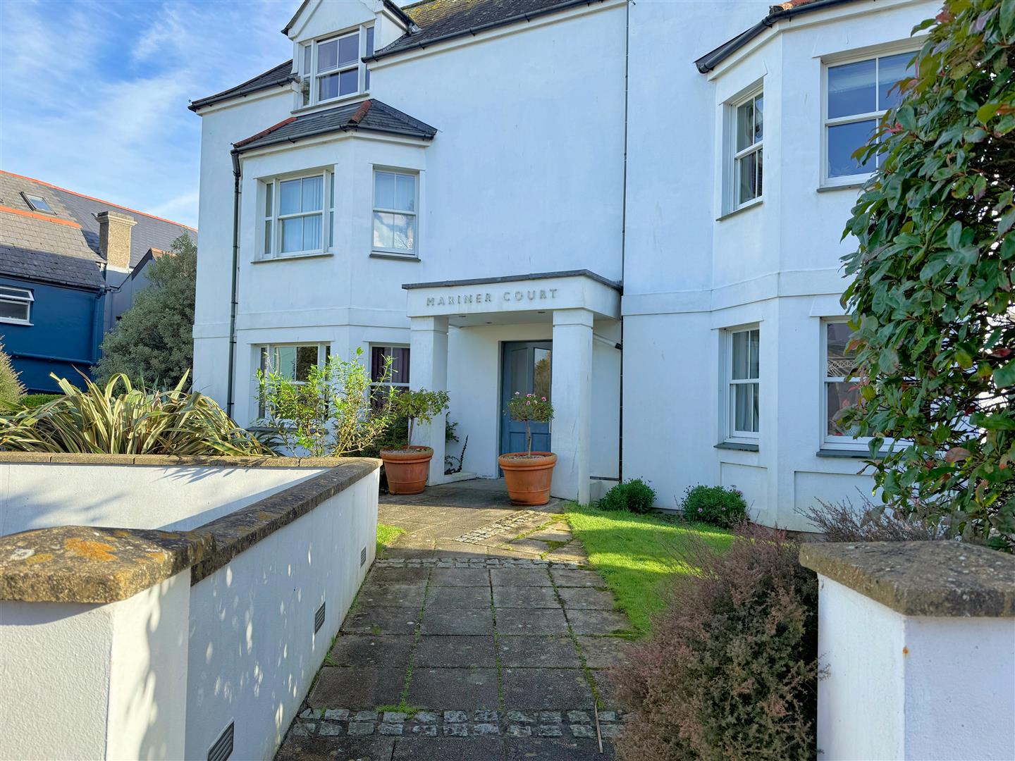 2 bed property in Avenue Road, Falmouth